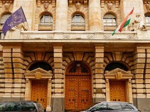 Hungary cut interest rates to boost economy