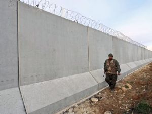 Iraq will build a wall on the border with Syria