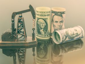Oil prices up despite steady US dollar