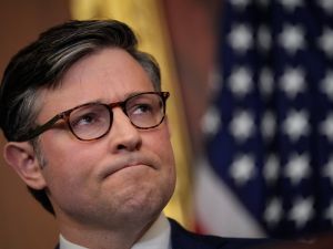 Lawmakers clash over bill to avoid US government shutdown