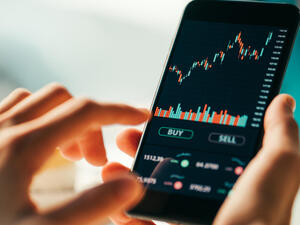 Investing in Stocks with Your Smartphone