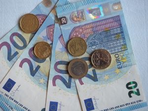 ECB raises EU interest rate to 22-year high