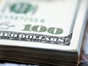 Despite US debt deal, gov't on Fitch negative rating watch