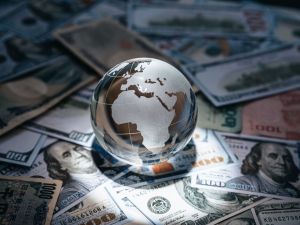 Inflation risks decoupling of global monetary policy