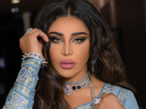 Ahlam wears a wig made of diamonds