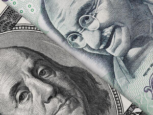Indian Rupee Dives Further without RBI Intervention