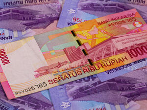 Indonesia Falls into First Recession in Over Two Decades