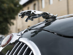 2021 Jaguar F-PACE: Luxurious, Connected and Electrified