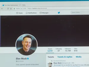 Elon Musk Pledges to Sell $6 Billion in Tesla Stock to End World Hunger
