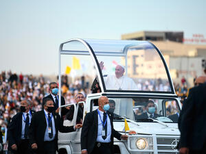 Pope Francis to Get All-Electric 'Popemobile' Amid His Climate Concerns