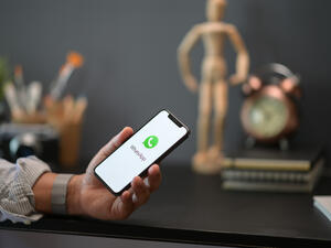 Facebook Blames Apple iOS For Bezos Hacking, Claims WhatsApp Is 'Unhackable'