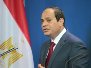 السيسي يصادق على رفع المعاشات 13%