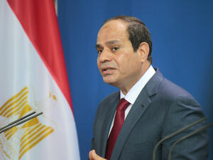السيسي يصادق على رفع المعاشات 13%