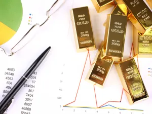 Gold Prices in Dubai Today: 24K Retreats to Dh215.75