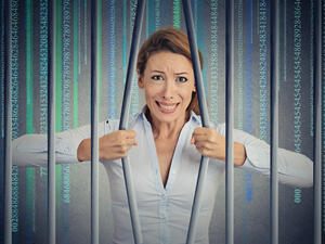 Kuwaiti Influencer Fined over WhatsApp Insult