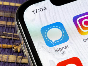 Signal Leapfrogs to Top of Free Apps Category
