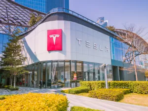Tesla Shares Plummet After Musk's Twitter Poll Backs Stock Sale