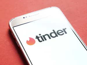 Tech This Week: Tinder Puts An End to Catfishing, Messenger Rolls Out End-to-End Encrypted Chats