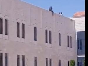 طالب يحاول الانتحار من فوق مبنى بجامعة أردنية