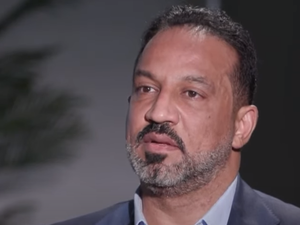 العراق.. توقيف المستشار المالي للكاظمي على خلفية "سرقة القرن"