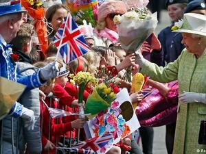 ملكة بريطانيا إليزابيث الثانية 