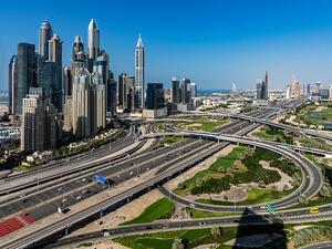 أول جمعة دوام رسمي في تاريخ الإمارات