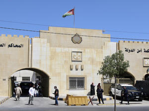 الأردن: الأشغال المؤقتة 12 عاما للنائب المفصول اسامة الرحيل