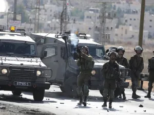 إصابة عشرات الفلسطينيين في مواجهات مع الجيش الإسرائيلي بأنحاء الضفة