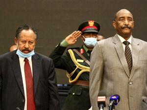 رئيس مجلس السيادة السوداني عبد الفتاح البرهان (يمين) ورئيس الوزراء عبد الله حمدوك