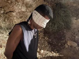 زكريا الزبيدي لحظة اعتقاله