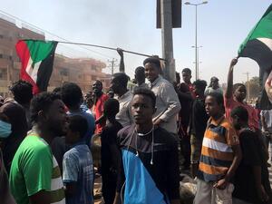 السودان: قتيلان وعشرات الجرحى في مواجهات بين الجيش ومحتجين على الانقلاب