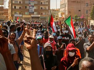 حمدوك: اطلاق المعتقلين وعودة المؤسسات قبل أي حوار مع العسكر