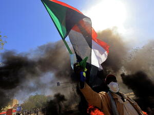 إغلاق جسور الخرطوم عشية مظاهرات للمطالبة بحكم مدني