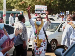 مقتل ثلاثة محتجين في الخرطوم والجيش يندد بـ"فوضى التظاهر"