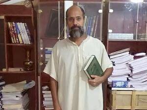 سخرية وجدل بعد نشر صورة لسيف الاسلام في هيئة شيخ زاهد يستمسك بالقرآن 