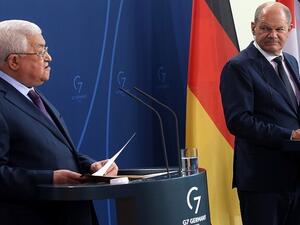 ألمانيا تستدعي ممثل فلسطين بعد تصريحات عباس عن المحرقة