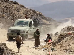 الحكومة اليمنية تنفي سيطرة الحوثيين على العبدية