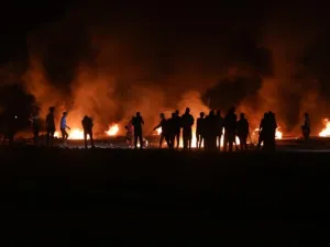 إصابة 18 فلسطينيا خلال تصدي الجيش الاسرائيلي لتظاهرة على حدود غزة