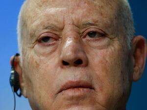 تونسيون يتظاهرون للتنديد باحتكار "الحاكم بأمره" قيس سعيّد للسلطات