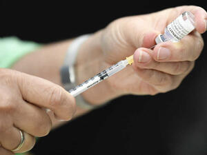 لجنة الأوبئة في الأردن توصي بجرعة ثالثة من لقاح كورونا