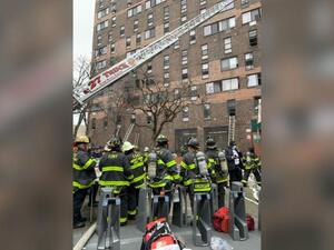 عشرات القتلى والمصابين في حريق مبنى سكني في نيويورك