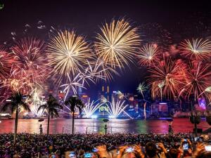 العُمانيون أول العرب استقبالا للسنة الجديدة والموريتانيون آخرهم