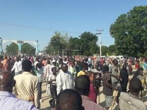 السودان.. محتجون يحرقون مقر حكومة النيل الأزرق احتجاجا على العنف القبلي