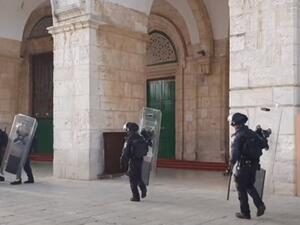 اقتحامات بالجملة للأقصى والاحتلال يقمع مسيرة لكسر حصار نابلس