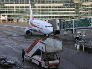 جثتان داخل طائرة تطيحان بمسؤولين أمنيين في الجزائر