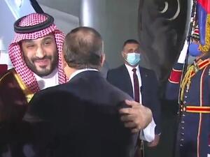 محمد بن سلمان يصل مصر في مستهل جولة تشمل الأردن وتركيا