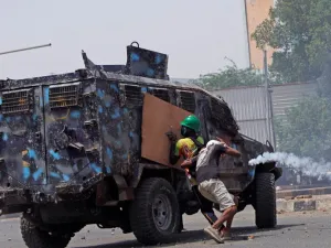 تجدد الاحتجاجات في السودان وسط هتافات تطالب بإسقاط البرهان 