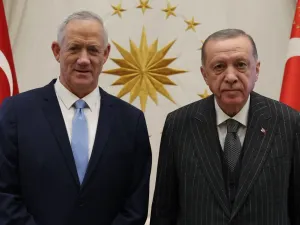 غانتس يبحث مع إردوغان طرد حماس من تركيا