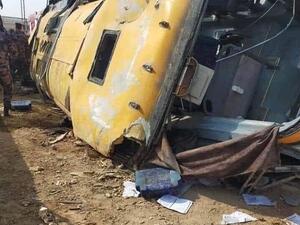  3 وفيات و34 إصابة في انقلاب حافلة طلاب جامعة أردنية