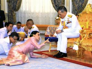 الملك ماها فاجير الونغكورن خلال مراسم الزواج